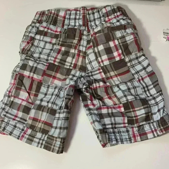 5 for 25 Gymboree Boys Pull On Bermuda Shorts, 2 front and 2 back pockets - Picture 2 of 3